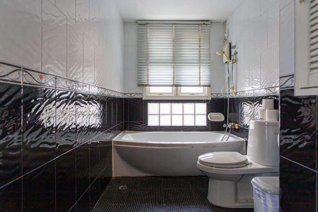 Photo of Bathroom in Chom Phon