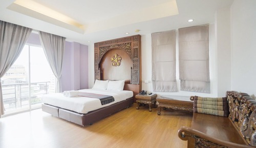 Executive King Bed Canal view with balcony