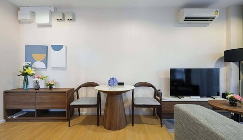 One Bedroom Executive Corner King room