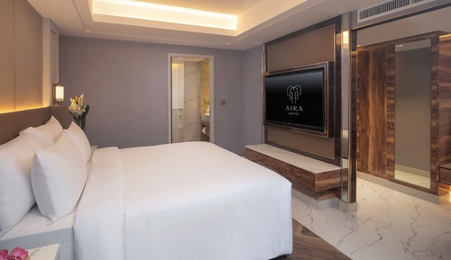 Deluxe Room - King Bed