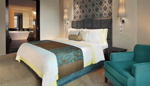 Astor Suite, 1 King Bed, Golf Course View, High Floor