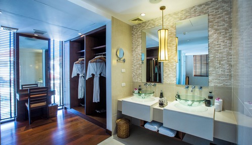 Royal Penthouse, 3 Bedrooms, Jetted Tub, Sea View