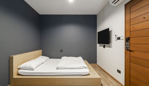 Standard Room With Shared Bathroom