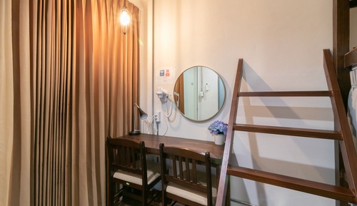 Classic Shared Dormitory, Women only