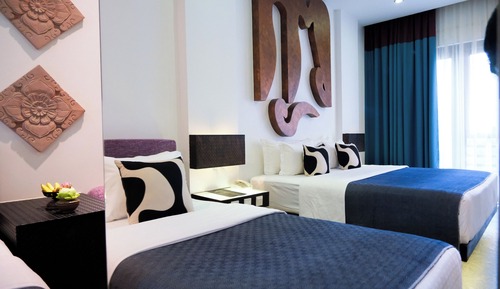 Premier Twin Room, City View