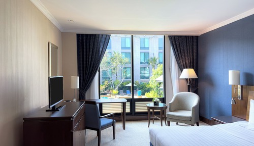 Room, 1 King Bed, Pool View