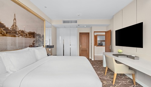 Corner Balcony Suite