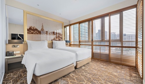 Suite, 3 Bedrooms, Balcony