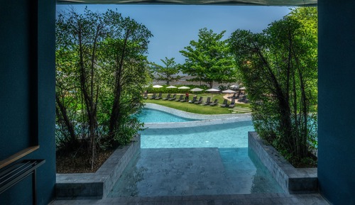 Deluxe Room, Pool Access, Sea View (Non - Smoking)