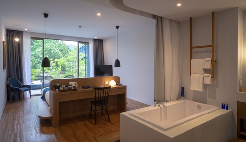 Deluxe Connecting Room (Non - Smoking)