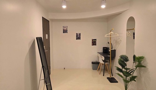 Superior Queen Room with Shared Bathroom