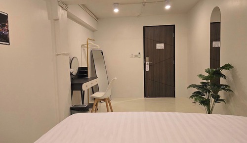 Superior Single Room with Shared Bathroom