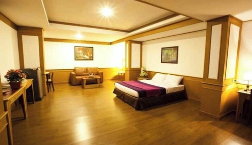 Suite, 3 Bedrooms