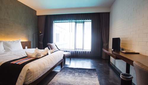 Deluxe King Room with Bath