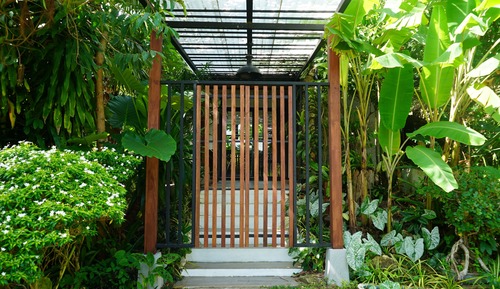Greenfront Family Villa with Private Bathroom