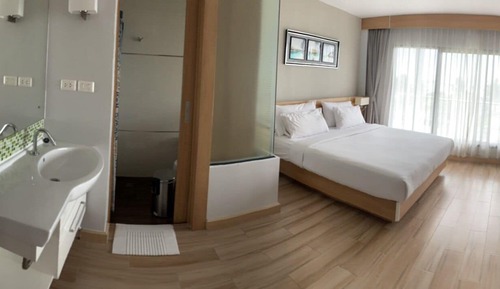 Deluxe Sea View