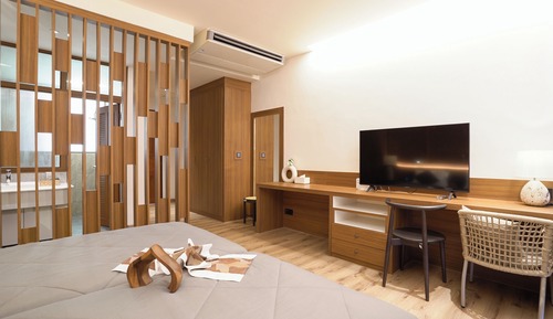 Exclusive Room, Pool Access
