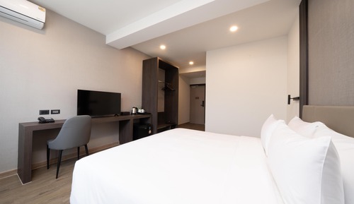 Deluxe Room, 1 King Bed, Non Smoking
