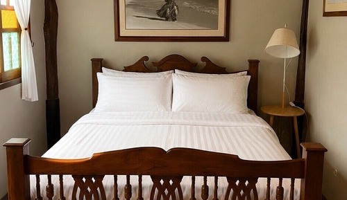 Deluxe Pool View Room (1st Floor)