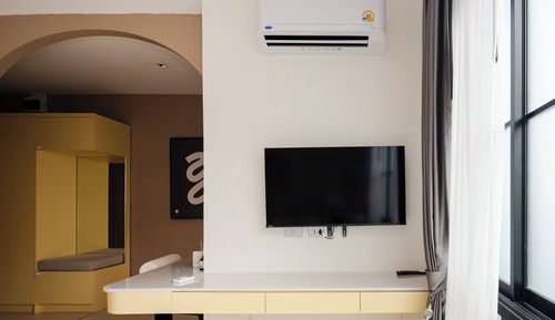 Laa Laa Deluxe King Bed Room