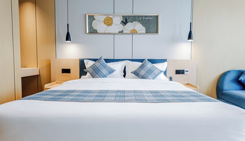 Deluxe Room, City View