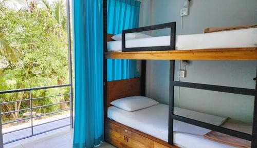 Shared Dormitory, Hill View