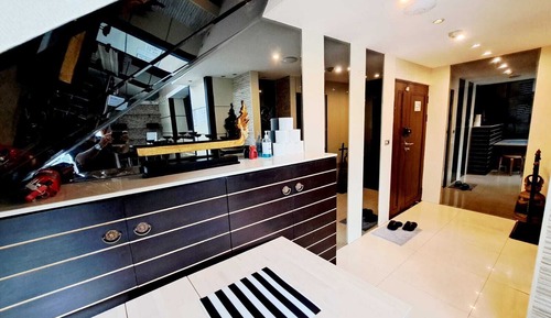 Condo, 5 Bedrooms, Accessible, Balcony