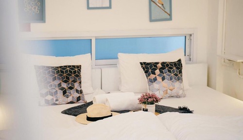 Twin Room, Shared Bathroom