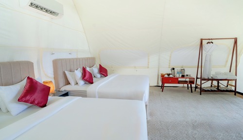 Premier Family Tent Garden View