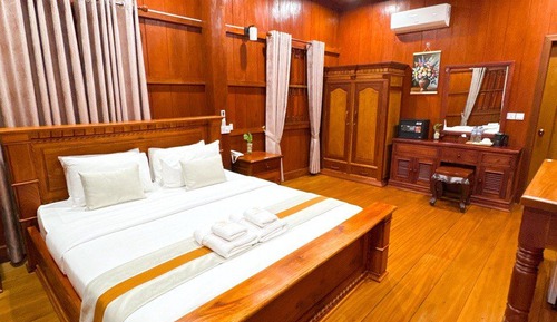 Superior Single Room, Balcony, Pool View