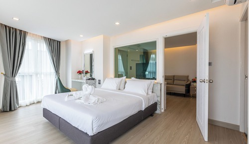 Premier King Suite