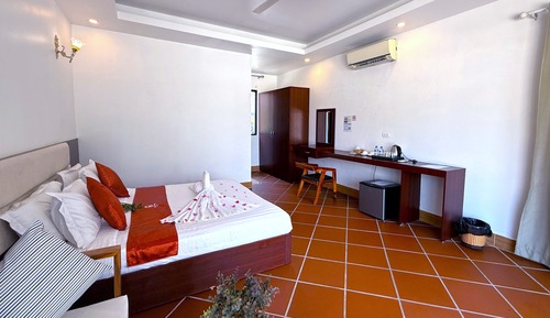 Deluxe Double Room, Partial Sea View