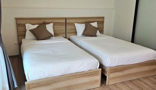Deluxe Twin Bed