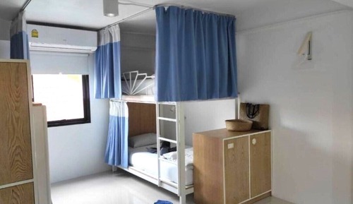 Comfort Shared Dormitory, Women only