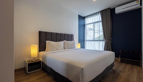 Signature Room