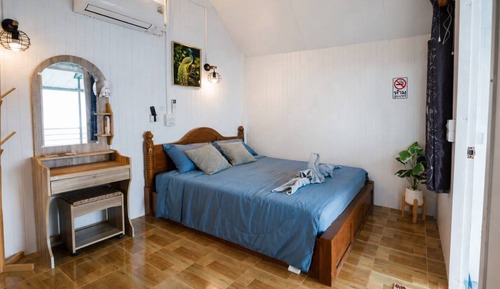 Classic Room, Patio, Hill View