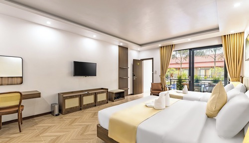 Deluxe Triple Room, Garden View