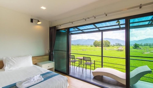 Premium Loft, 1 King Bed, Balcony, Mountain View