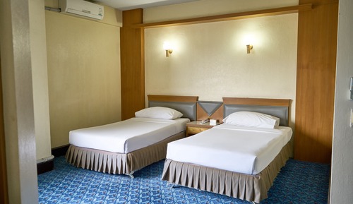 Family Triple Room, City View