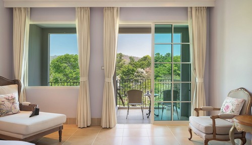 Deluxe Room, Pool View