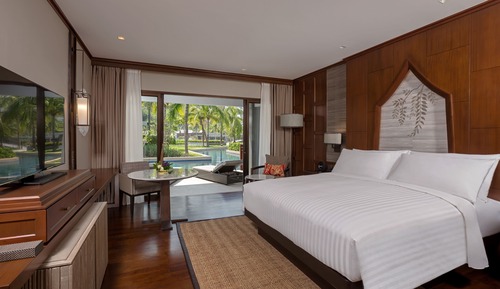 Room, 1 King Bed, Pool Access, Pool View (Pool Access)