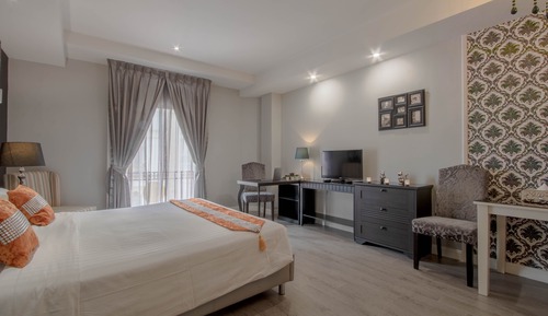 Luxury King Room