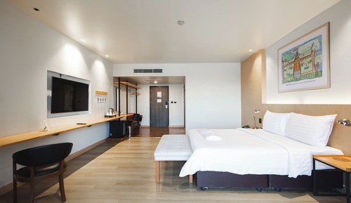 Premier Modern Room King bed (River View)