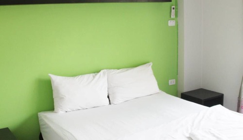 Standard Queen Room