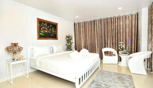 Deluxe King Room