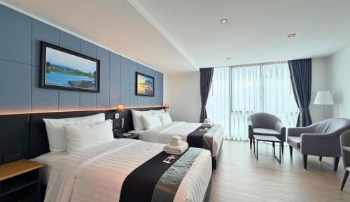 Deluxe Family Room
