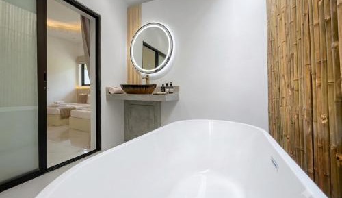 Deluxe Double Room with Bath