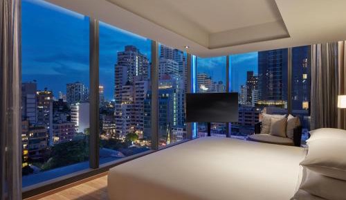 Deluxe King Suite