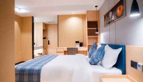 Deluxe King Room