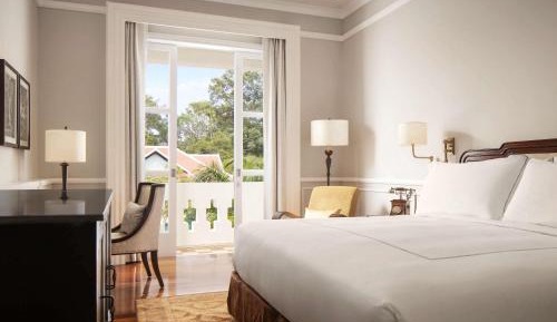 State Room King Bed Pool View